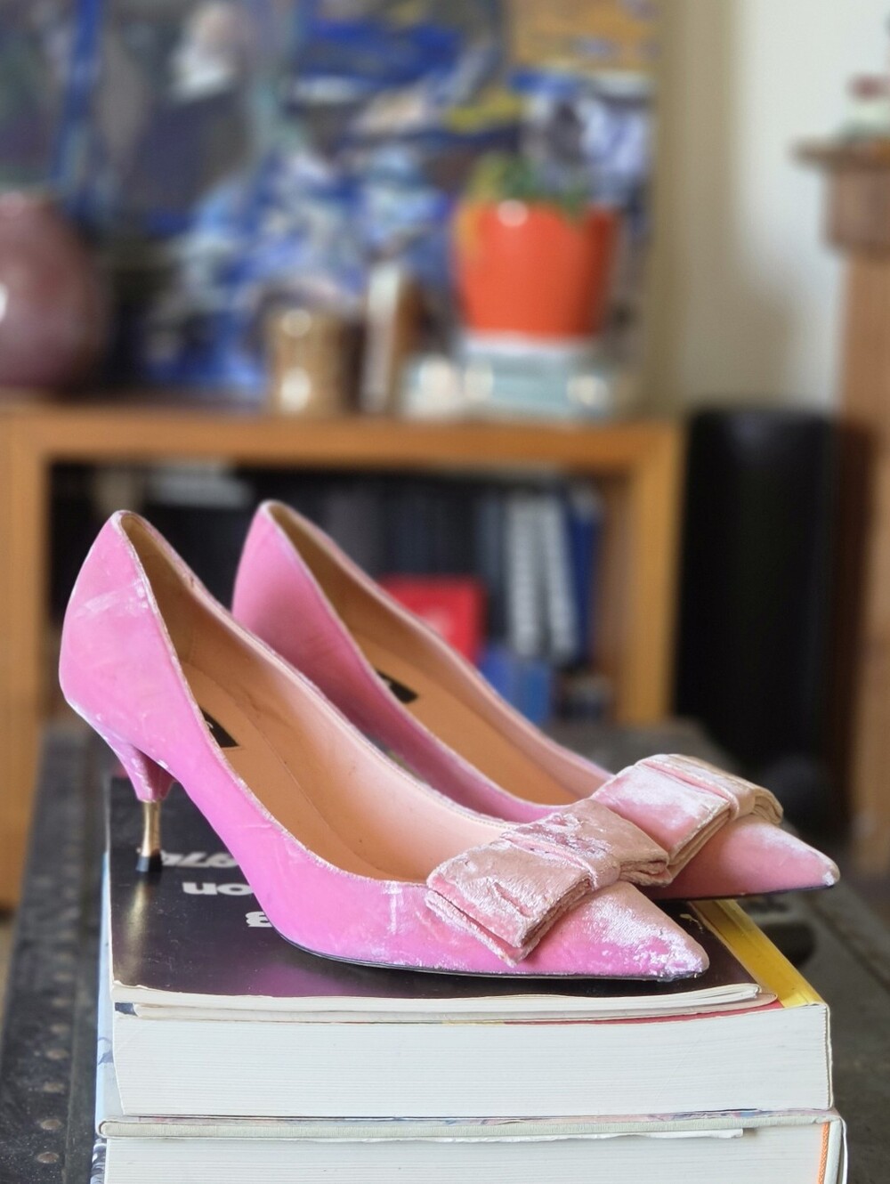 Rochas Paris Pink Velvet Pointed Kitten Heel Pumps with Bow Accent